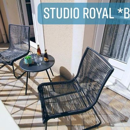 Studio Royal By Beds4Wanderlust - Place Du Marche Avec Parking Prive Fontainebleau Zewnętrze zdjęcie