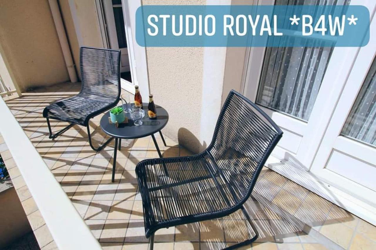 Studio Royal By Beds4Wanderlust - Place Du Marche Avec Parking Prive Fontainebleau Zewnętrze zdjęcie